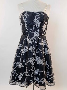 Masquerade 5/6 Dress - Broken Zipper